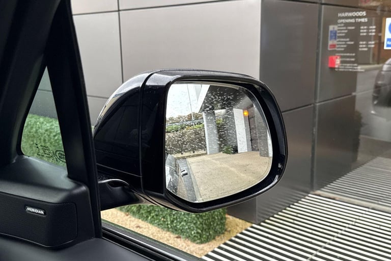 2023 Land Rover Range Rover Sport 3.0 D300 MHEV Dynamic SE SUV 5dr Diesel Auto 4WD Euro 6 (s/s) (...