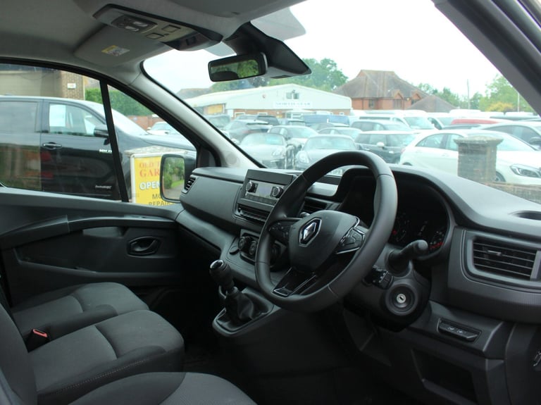 2023 Renault Trafic 2.0 dCi 28 Business Minibus Double Cab 5dr Diesel Manual