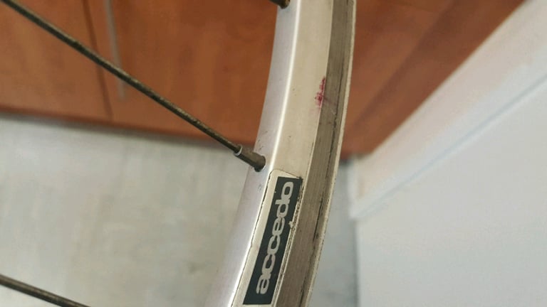 700c Accedo hybrid bike FRONT wheel 