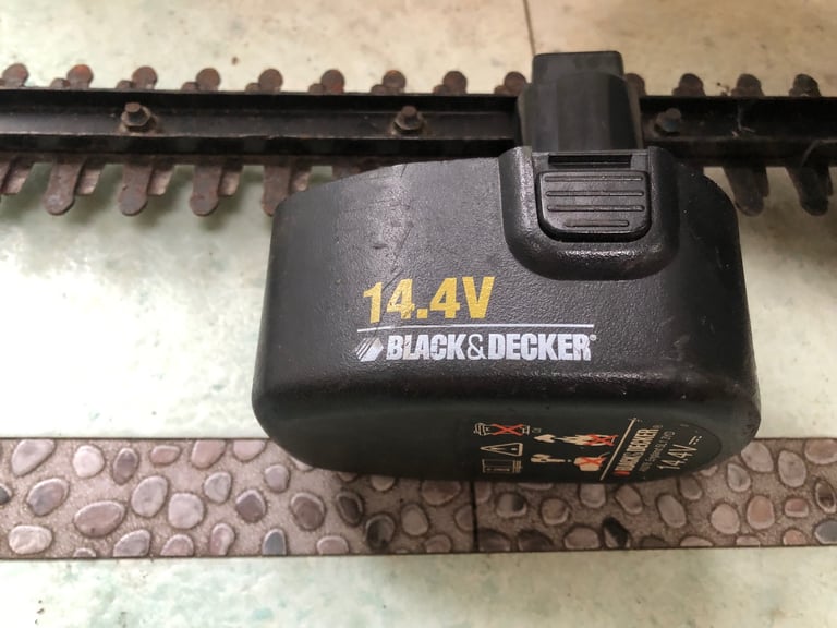 Black and Decker hedge trimmer 