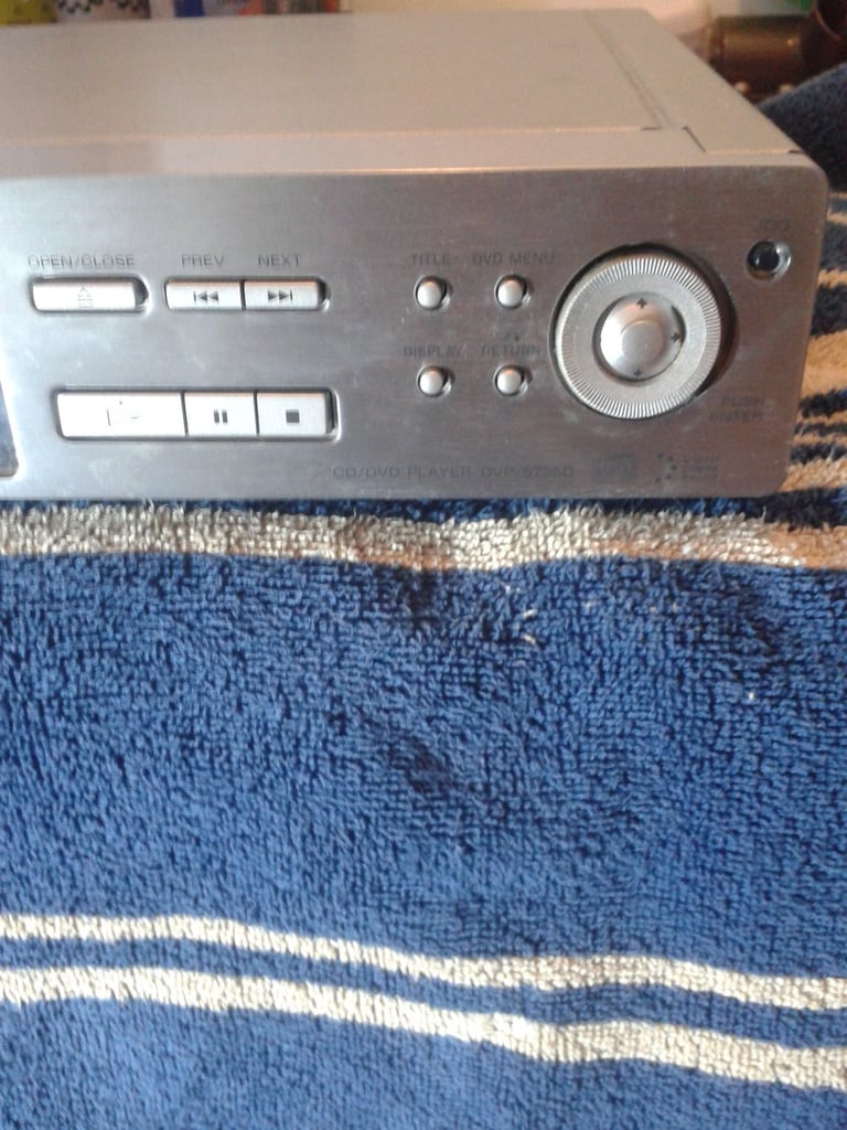 Sony DVPS735D DVD Player and Remote