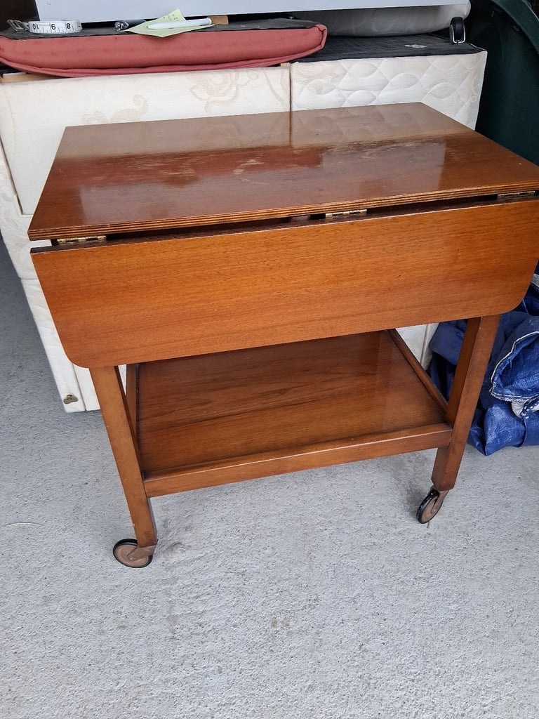Drop-leaf Occasional Table