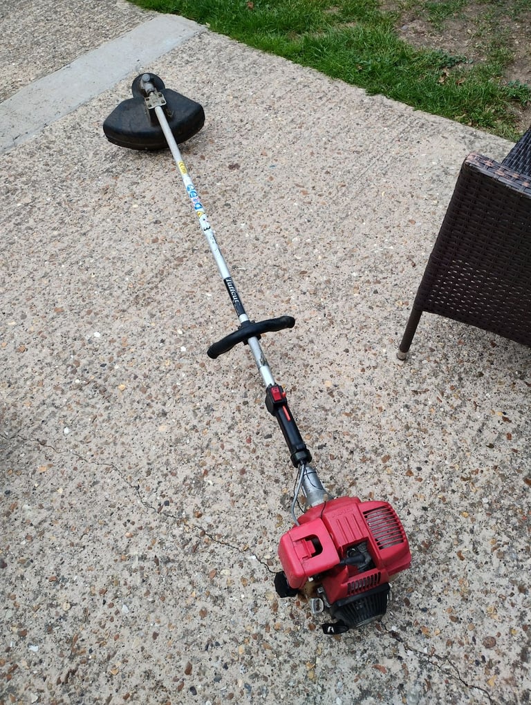 Honda 4 stroke strimmer £60