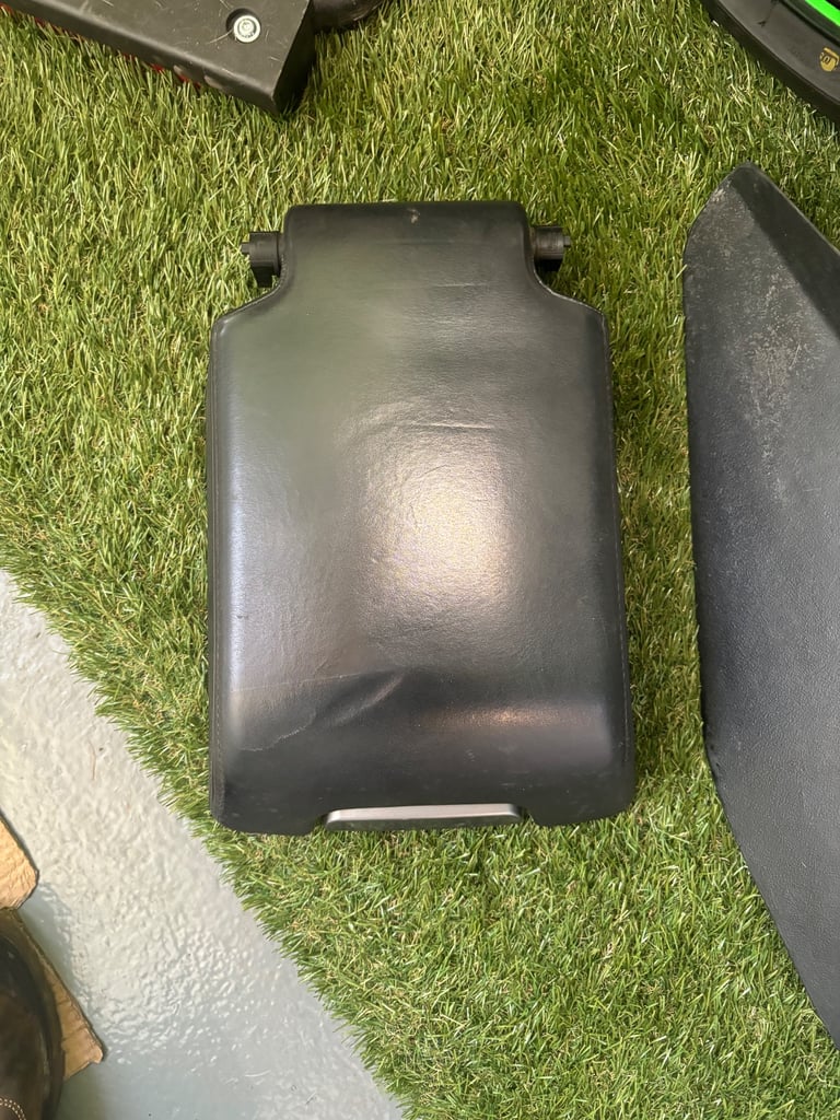 image for Discovery 3 ARM REST 