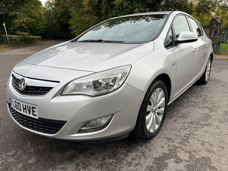 2010 Vauxhall Astra 1.4 16v Exclusiv Euro 5 5dr HATCHBACK Petrol Manual