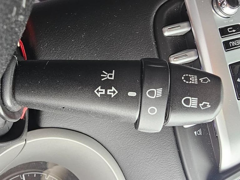 2012 Chrysler Delta 1.4 M-Air SR Euro 5 (s/s) 5dr HATCHBACK Petrol Manual