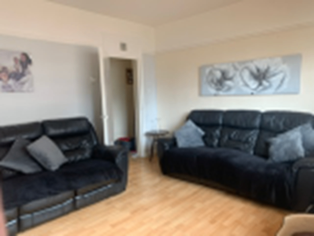 Urgent : Swap Council flats - Garden flat wants New build RTB