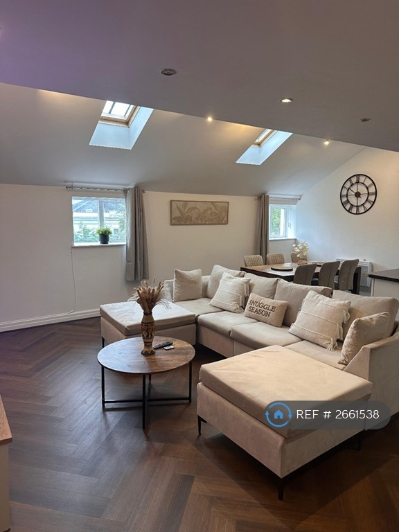 3 bedroom flat in Oak Terrace, Liverpool, L7 (3 bed) (#2661538)