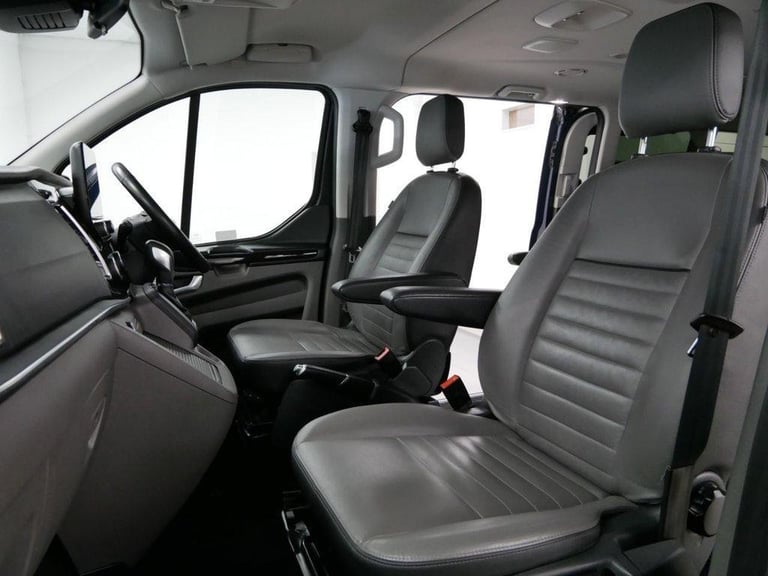 69 FORD TOURNEO CUSTOM 320 2.0 EBL 185 BHP L2 LONG TITANIUM X AUTO 8 SEATER