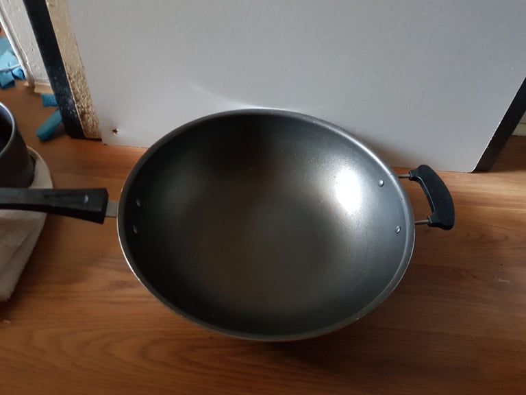 W33cm X H10cm Aluminium Wok with Helper Handle