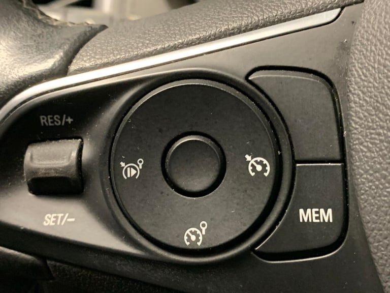 2020 Vauxhall Grandland X 1.5 Turbo D Business Edition Nav SUV 5dr Diesel Manual Euro 6 (s/s) (13...