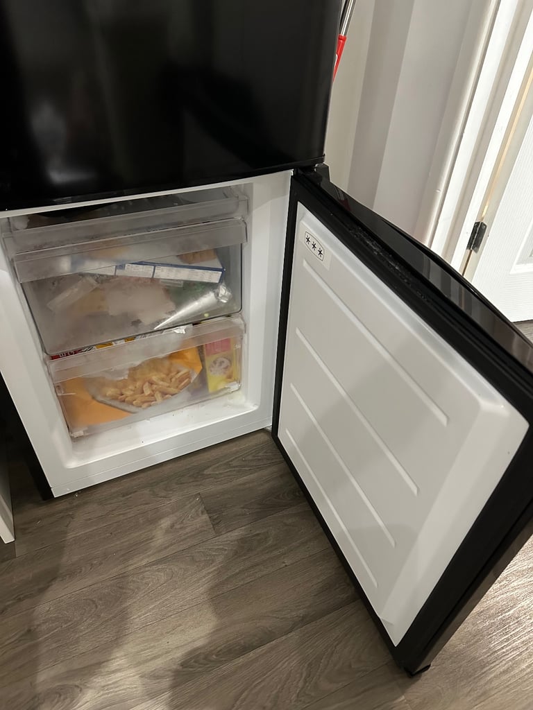 Medium fridge freezer 
