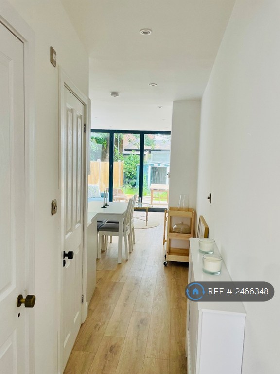 4 bedroom house in Edward Street, Dunstable, LU6 (4 bed) (#2466348)