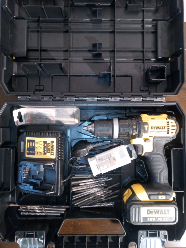 Dewalt dcd785 good battery lots of drill bits and charger | in Glasgow |  Gumtree