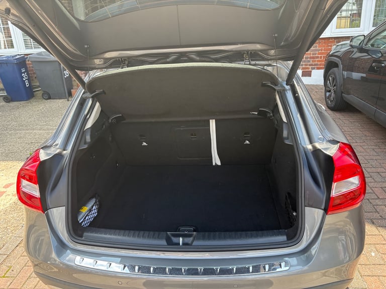 Mercedes-Benz, GLA, Estate, 2019, Semi-Auto, 1595 (cc), 5 doors