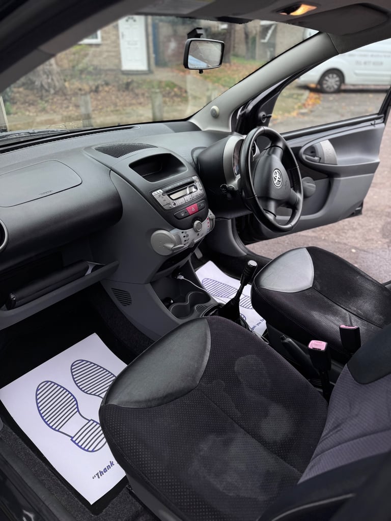 Toyota, AYGO, Hatchback, 2009, Manual, 998 (cc), 5 doors