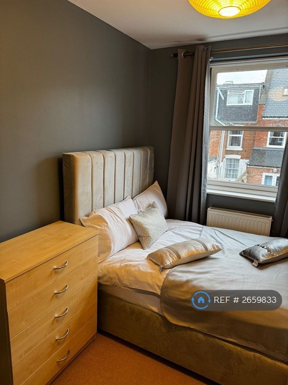 6 bedroom house in Gordon Street, Leamington Spa, CV31 (6 bed) (#2659833)