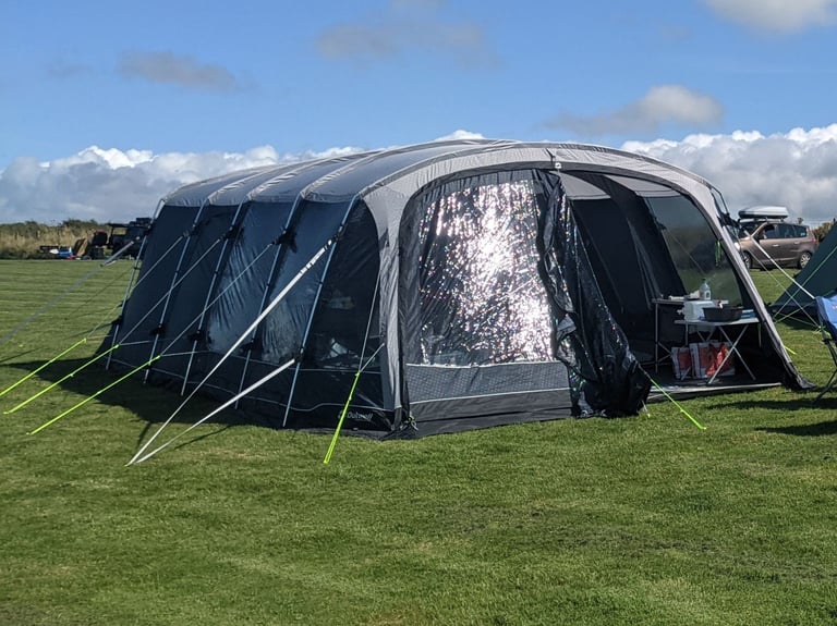 Outwell Vermont 7P Premium Tent. Includes: tent, poles, pegs, groundsheets & carpet.
