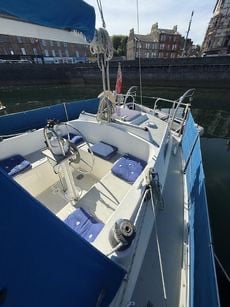 Sailing Boat - Moody 333