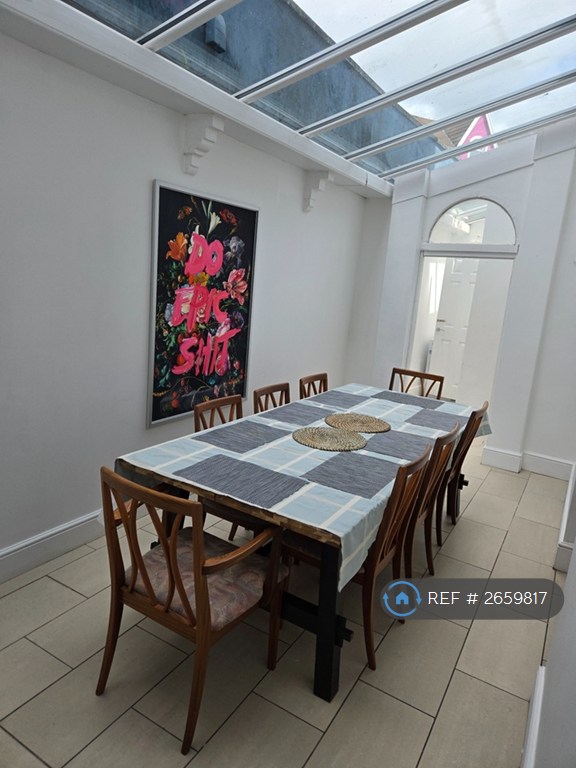 9 bedroom house in Bryn Road, Brynmill, Swansea, SA2 (9 bed) (#2659817)