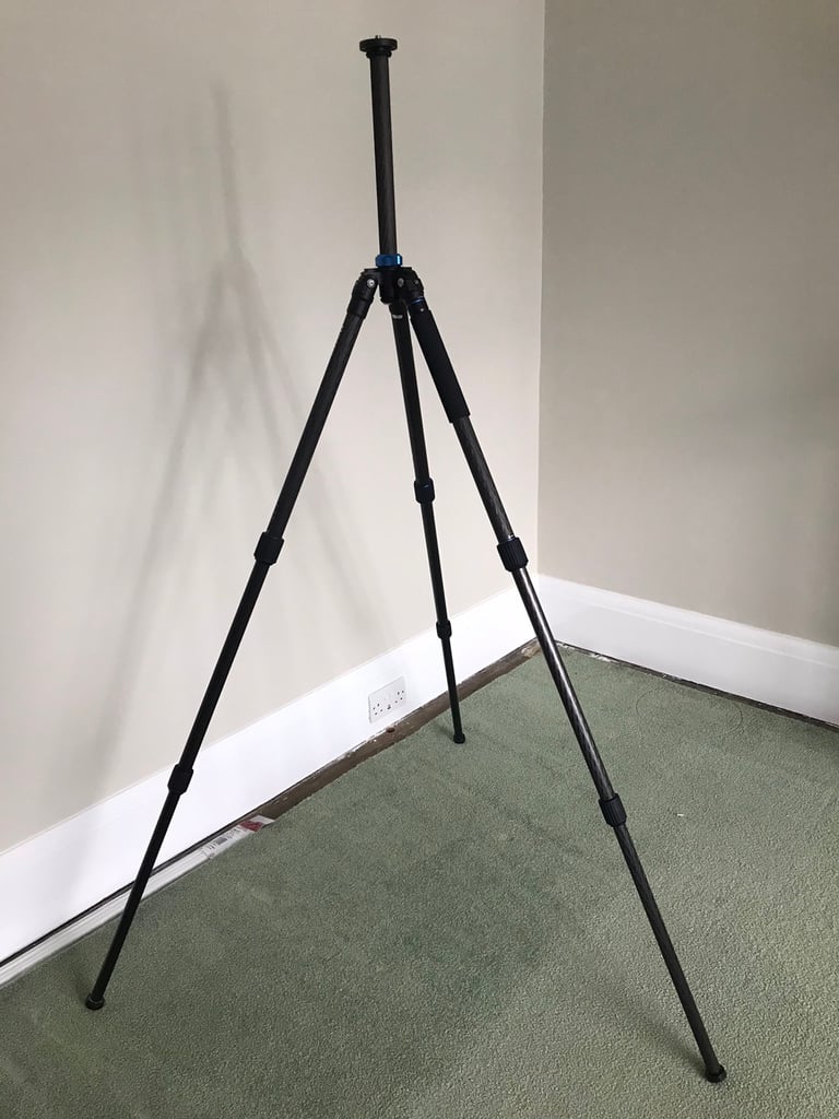 Camera tripod