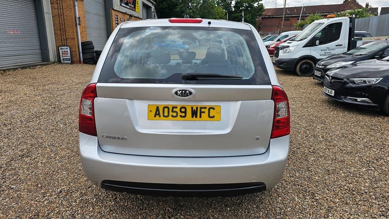 KIA CARENS 1.6 S 2009