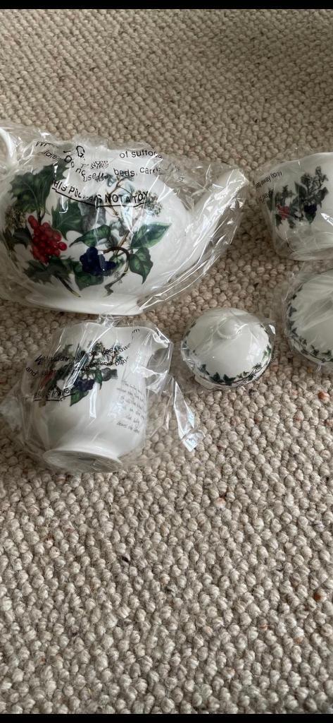 Portmerion Christmas Tea pot set