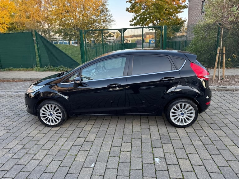 2012 Ford Fiesta 1.4 Titanium 5dr Auto HATCHBACK Petrol Automatic