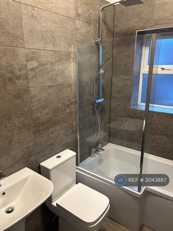 2 bedroom house in Brooks Avenue, Hyde, SK14 (2 bed) (#2043887)