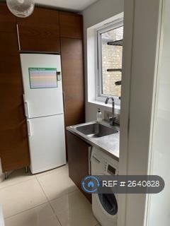 Studio flat in Azenby Road, London, SE15 (#2640828)