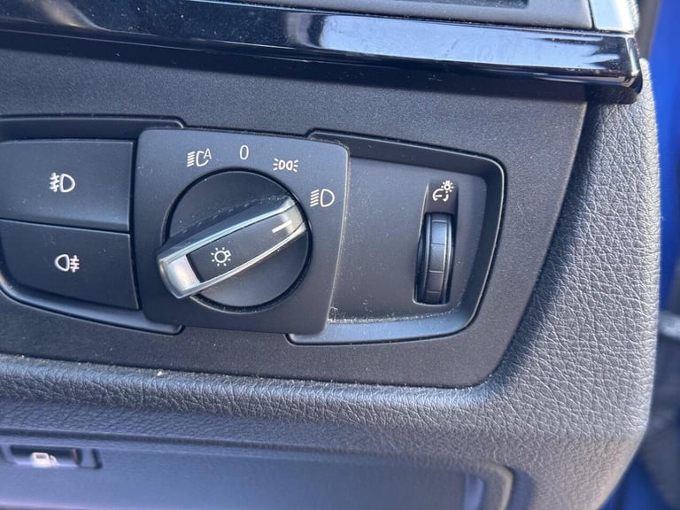 2017 BMW 3 Series Saloon (2015 - 2018) Saloon Hybrid Automatic