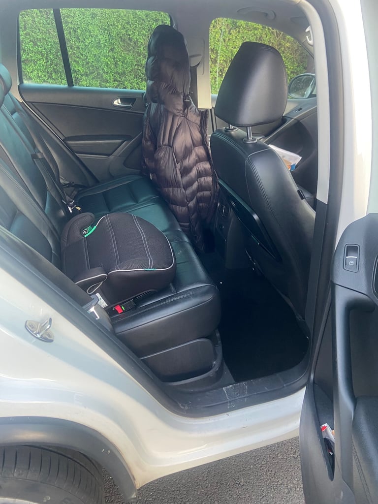 Volkswagen, TIGUAN, Estate, 2010, Semi-Auto, 1968 (cc), 5 doors