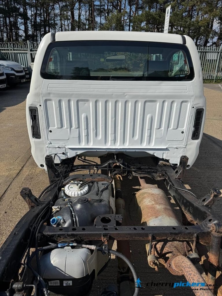 2014 Toyota Hilux 4x4 Chassis Cab Ideal for Tipper Dropside Arb / Arborist Body