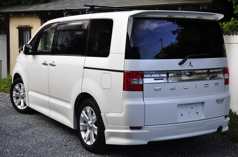 2010 Mitsubishi Delica D5 4WD ROADEST MPV Petrol Automatic