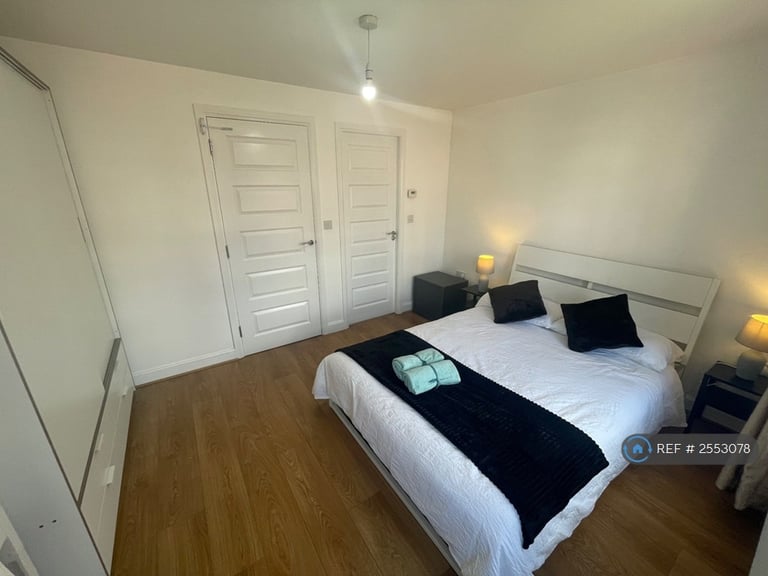 4 bedroom house in Lockside Place, Coventry, CV1 (4 bed) (#2553078)