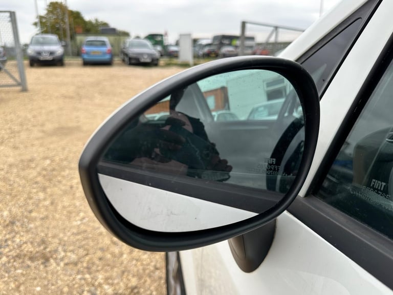 2015 Fiat Punto 1.2 Easy + Euro 6 3dr HATCHBACK Petrol Manual