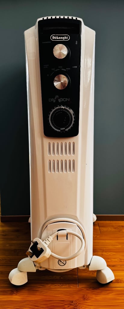 DeLonghi 4 oil-filled radiator 