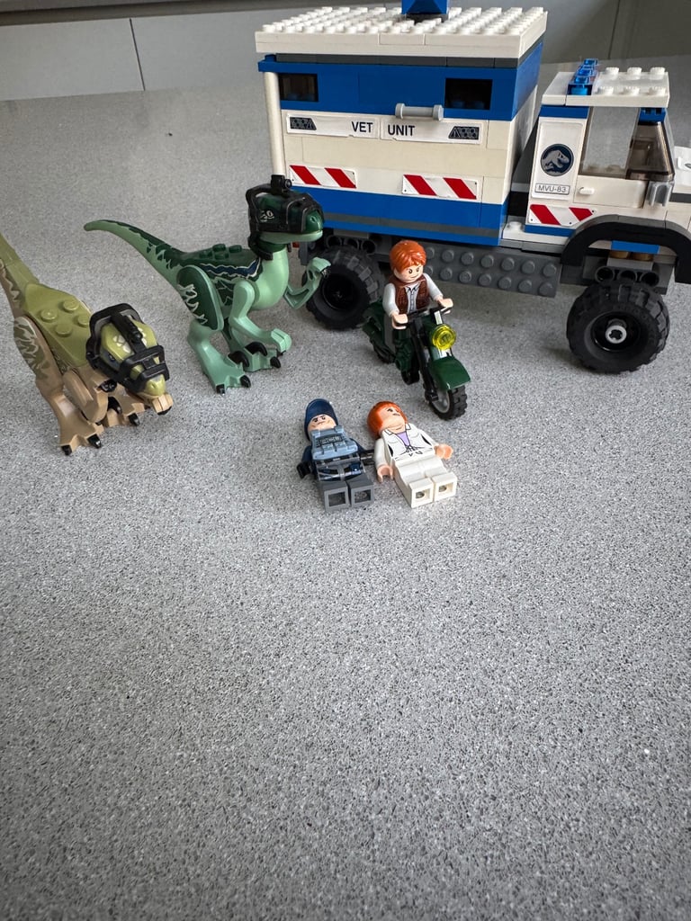 Lego Jurassic World set