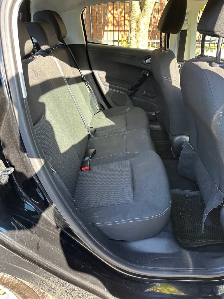 Peugeot, 208, Hatchback, 2017, Manual, 1199 (cc), 5 doors