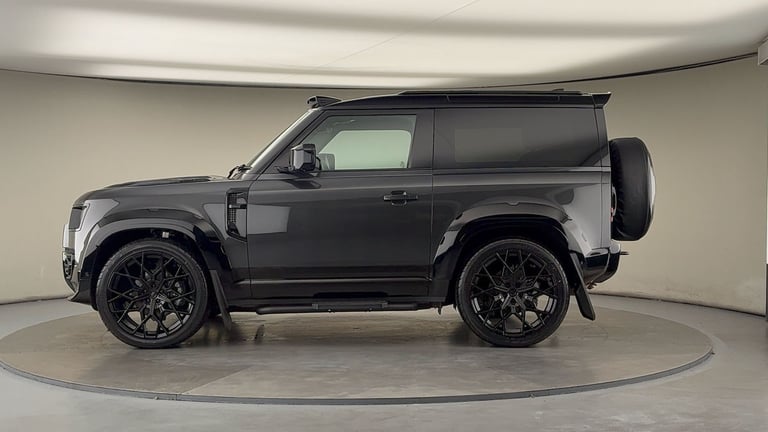 2025 Land Rover Defender 3.0 D250 X-Dynamic SE 90 3dr Auto ESTATE DIESEL Automatic