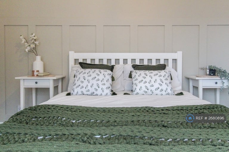 2 bedroom flat in Arundel Court, Nottingham, NG3 (2 bed) (#2680896)