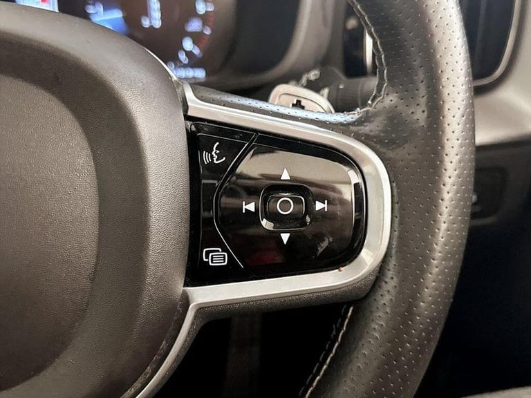 2018 Volvo XC60 2.0 D4 R DESIGN 5dr AWD Geartronic ESTATE DIESEL Automatic