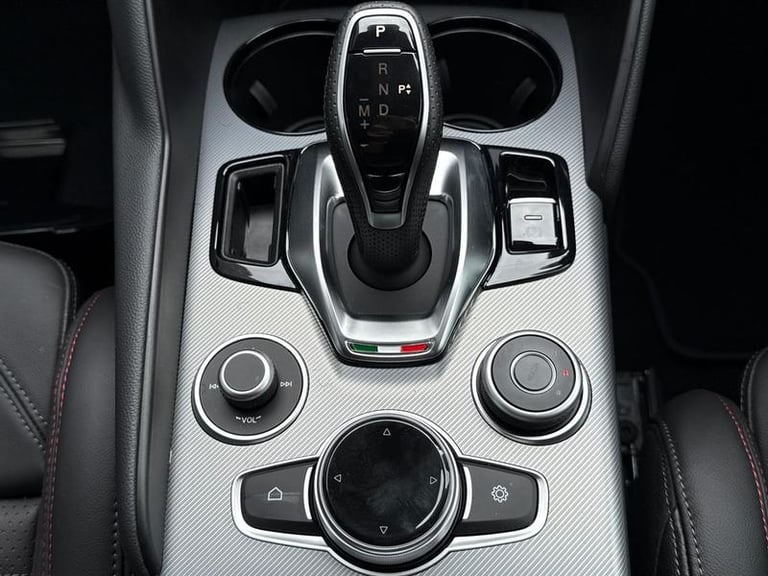 2025 Alfa Romeo Giulia 2.0 Turbo Tributo Italiano 4dr Auto Automatic Saloon Petrol Automatic