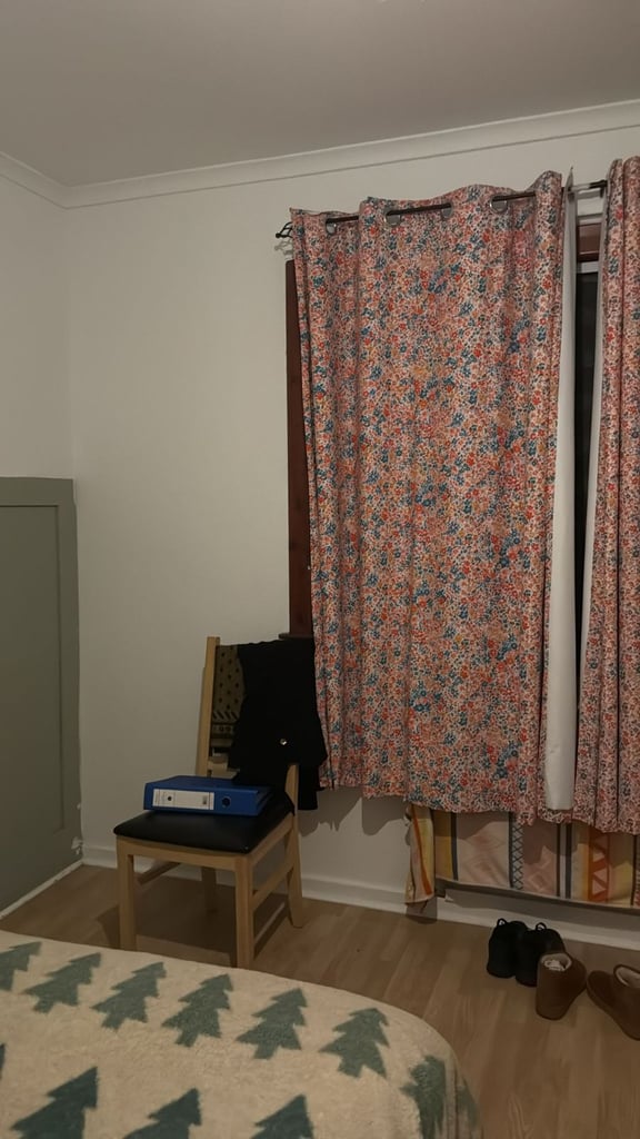 Room available in Falkirk for female 