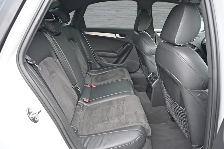 AUDI A4 S LINE 2.0 TDI DIESEL AUTO 5DR SALOON 2009 [59] WHITE
