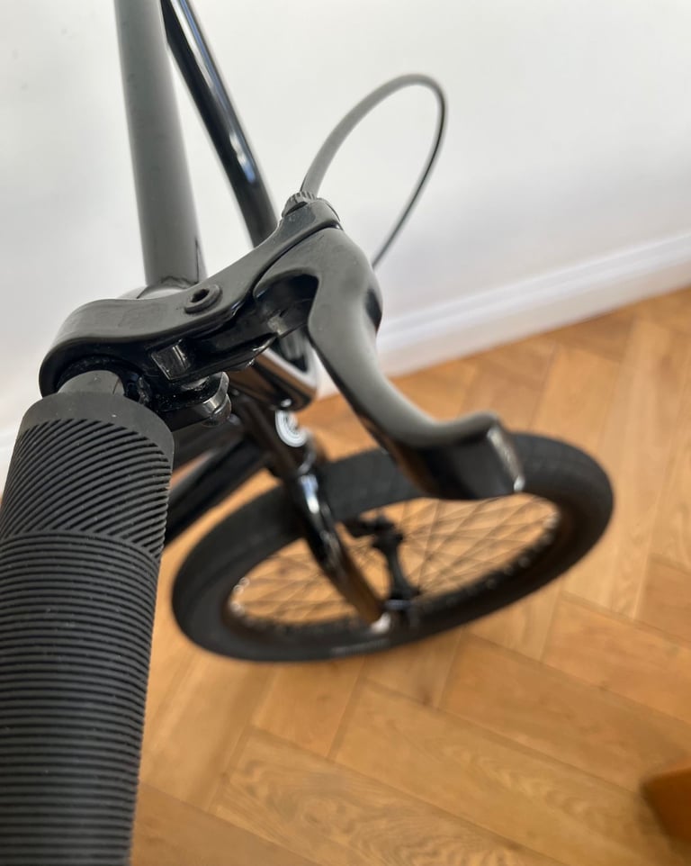 'As new' 20'' Complete BMX - United Recruit - Gloss Black 2021 