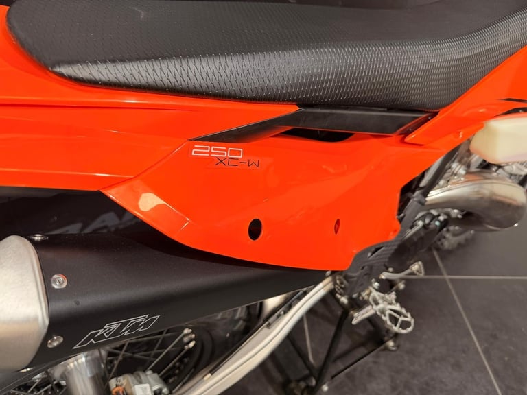 KTM 250 XC-W 2026 NEW ENDURO BIKE AT CRAIGS MOTORCYCLES