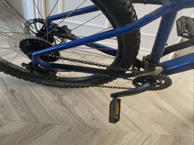 Blue specialised rockhopper mountain bike 