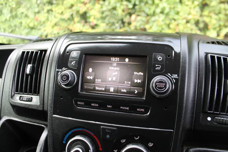 2021 Peugeot Boxer 2.2 BlueHDi H2 Professional Van 140ps PANEL VAN Diesel Manual