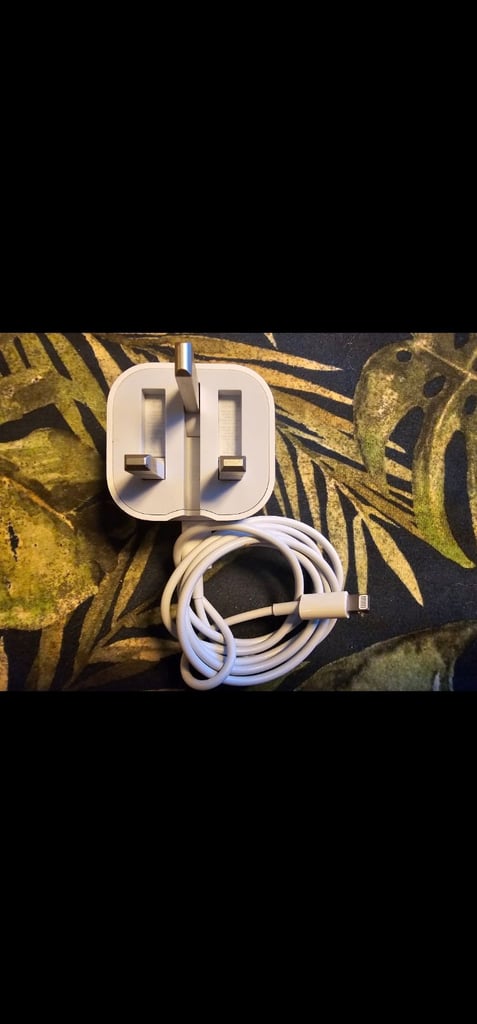image for Genuine Apple iPhone charger 20W usb-c to lightning